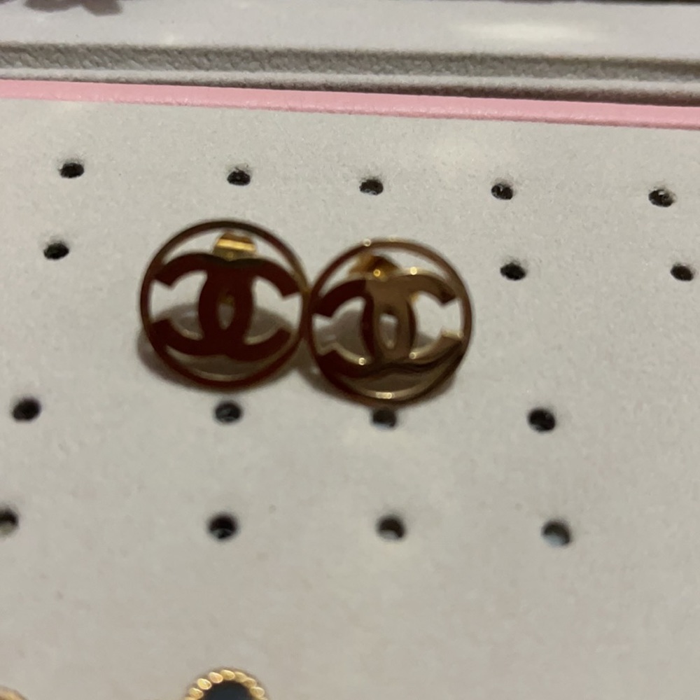 Earring - Picture 3 of 4